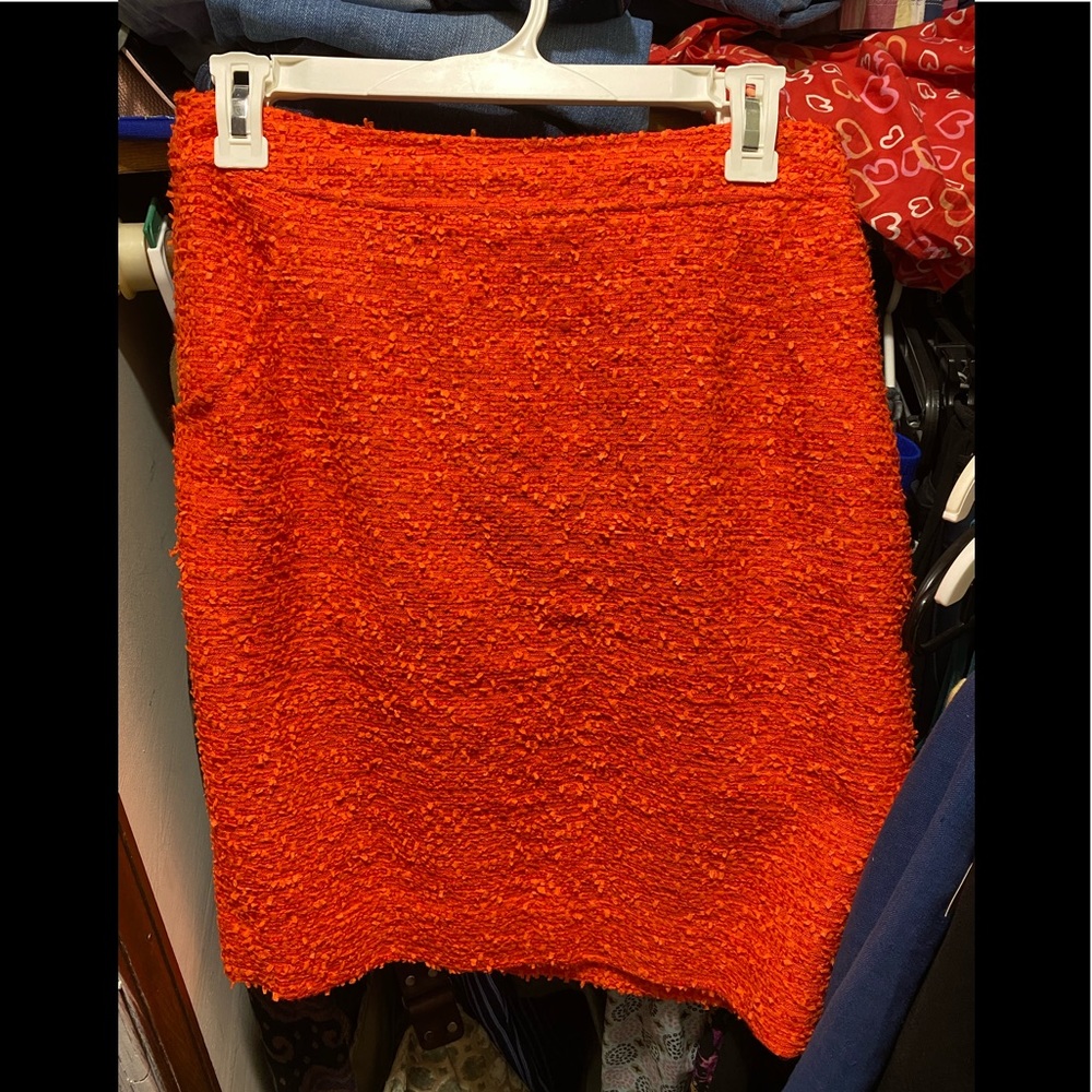 Kate spade New York tweed pattern skirt.